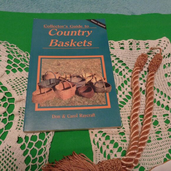 VINTAGE TEA CUP SAUCER OLD DOILYS COUNTRY BASKETS BOOK PILLOW SHAM ETC. … - Picture 8 of 11